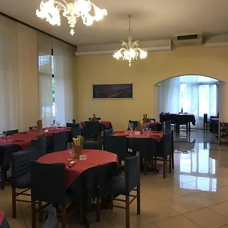 Hotel St. Louis 3*