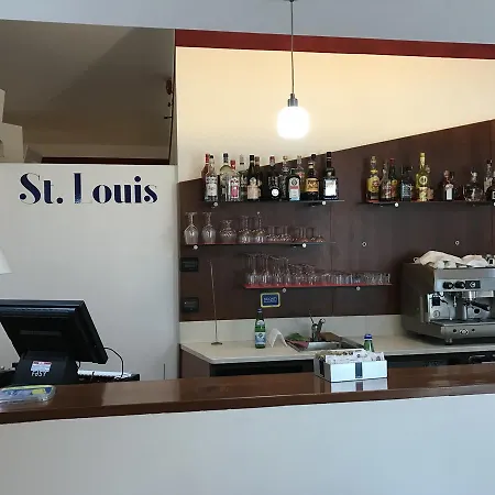 St. Louis Hotel 3*