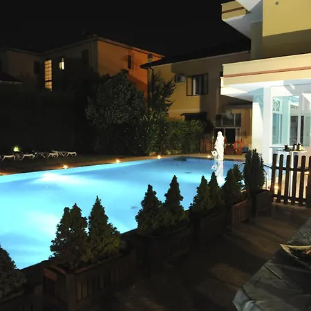 St. Louis Hotel 3*
